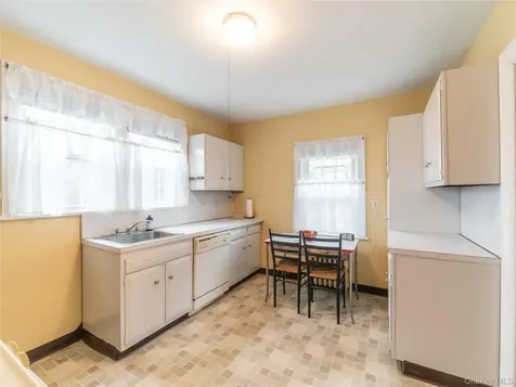 60 Parkway E Mount Vernon NY 10552
