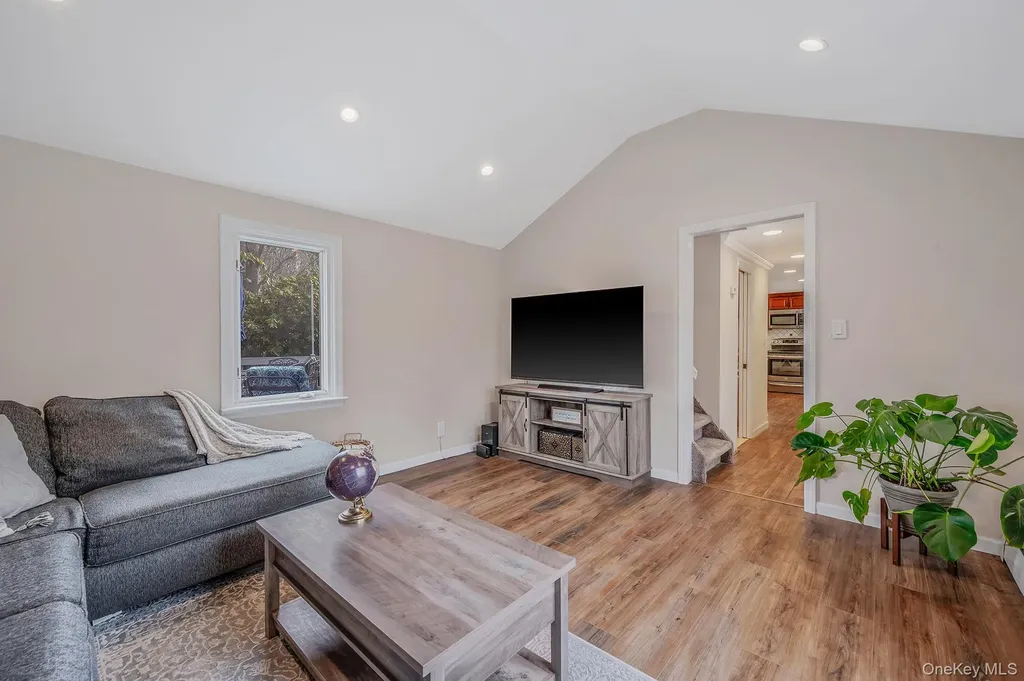 5 Valley Circle Miller Place NY 11764