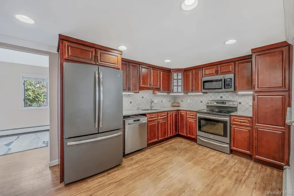 5 Valley Circle Miller Place NY 11764
