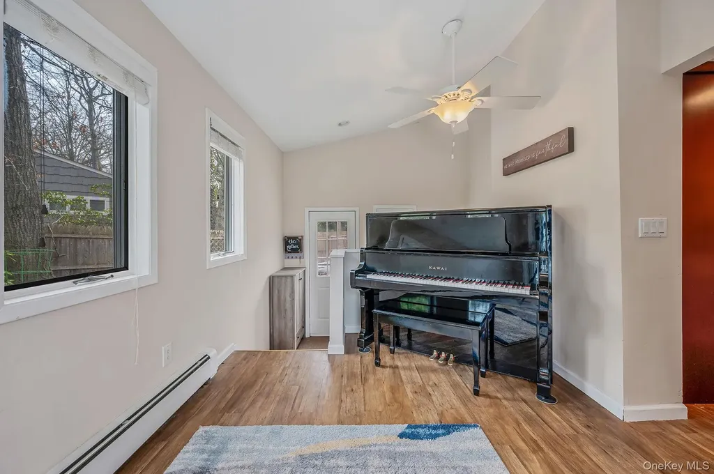 5 Valley Circle Miller Place NY 11764