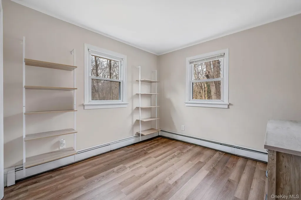 5 Valley Circle Miller Place NY 11764