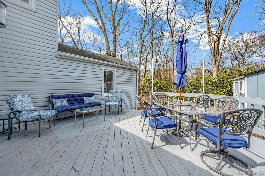 5 Valley Circle Miller Place NY 11764