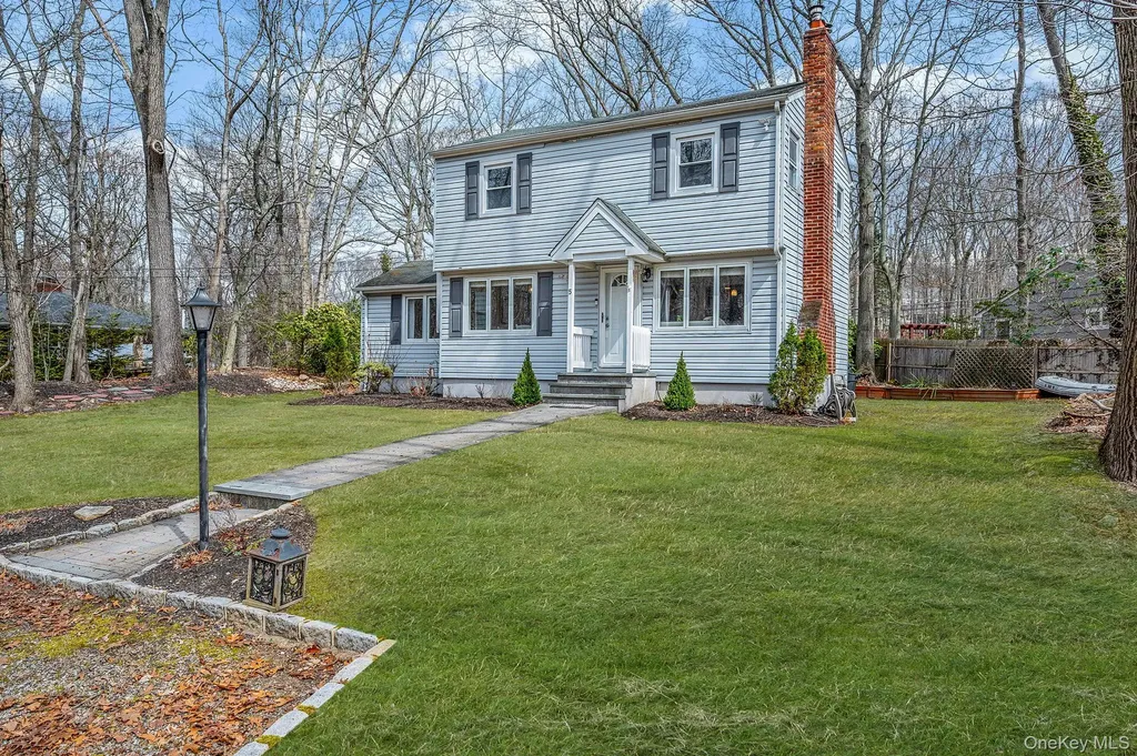5 Valley Circle Miller Place NY 11764