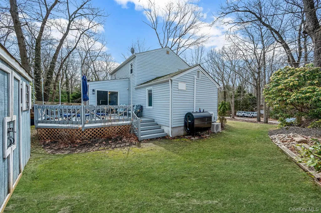 5 Valley Circle Miller Place NY 11764