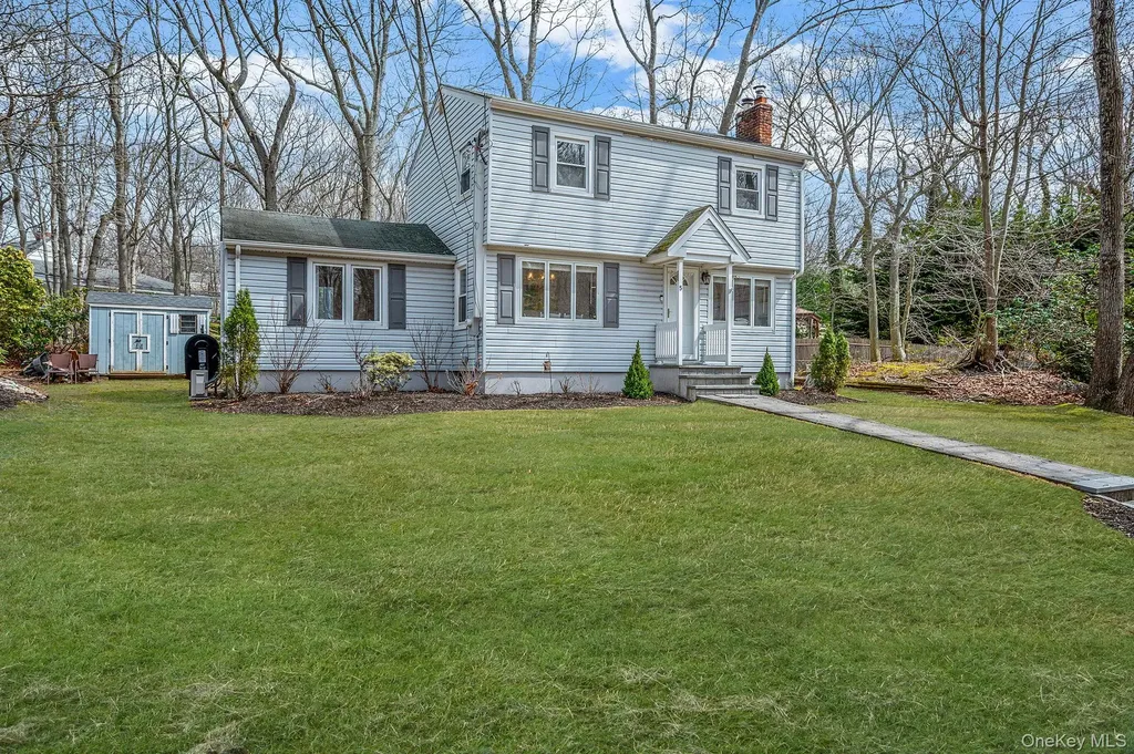 5 Valley Circle Miller Place NY 11764