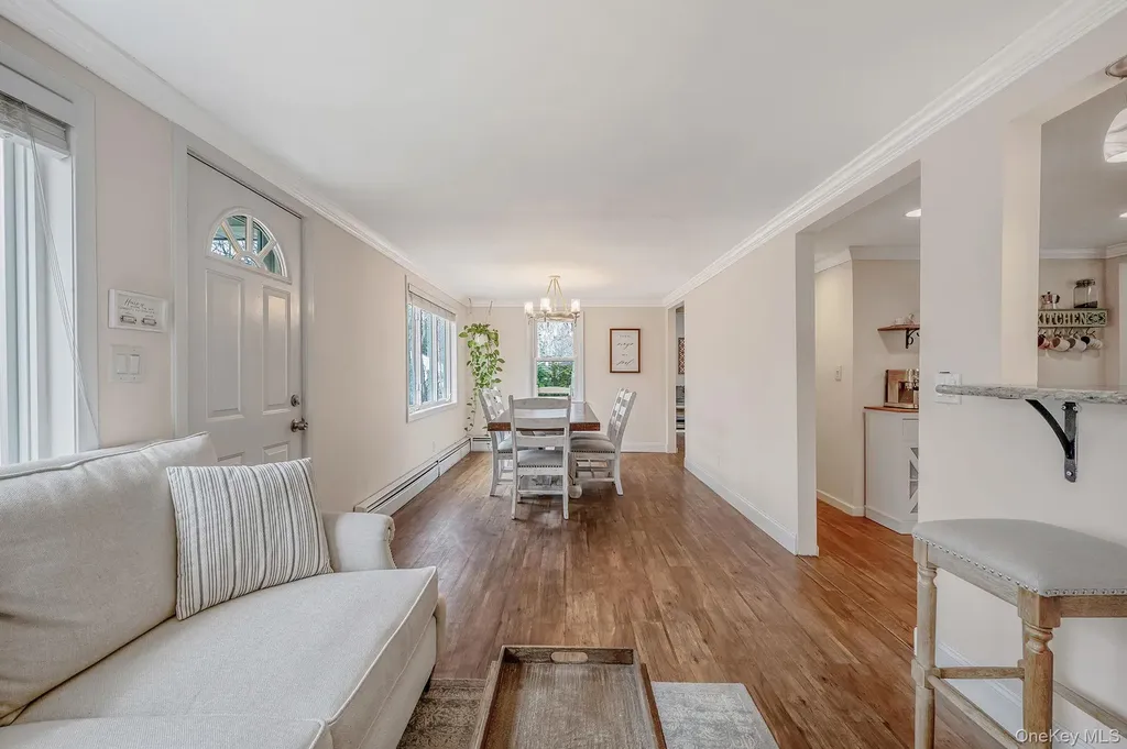 5 Valley Circle Miller Place NY 11764
