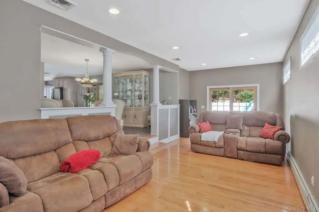 43 Hallock Avenue Smithtown NY 11787