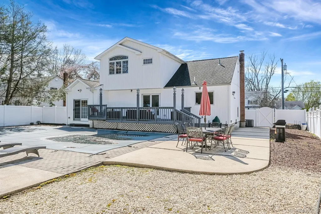 43 Hallock Avenue Smithtown NY 11787
