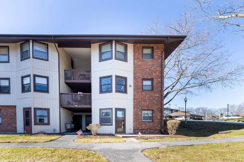 10 Regents Place Yorktown Heights NY 10598