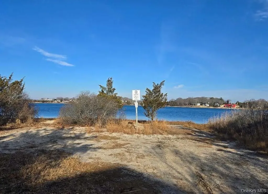 22 Peninsula Drive Sag Harbor NY 11963
