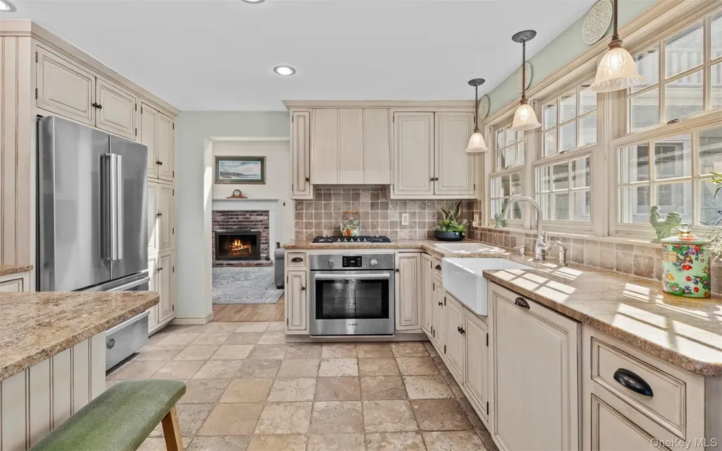 22 Peninsula Drive Sag Harbor NY 11963