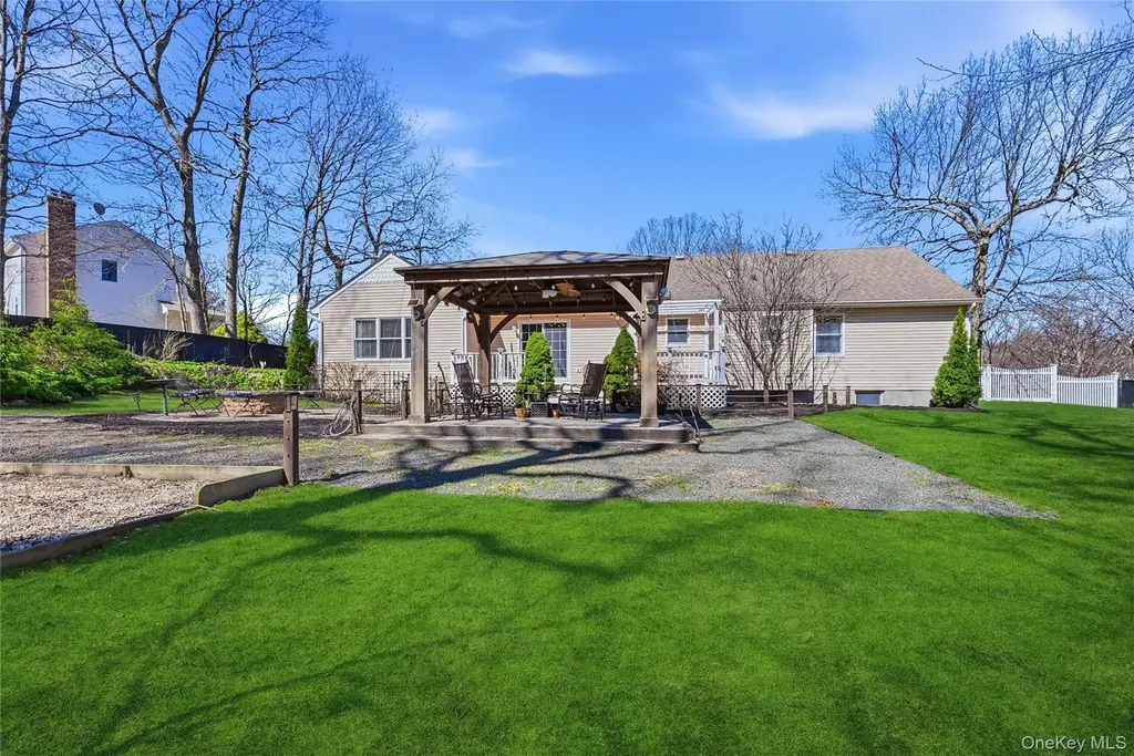 205 Great Rock Drive Wading River NY 11792
