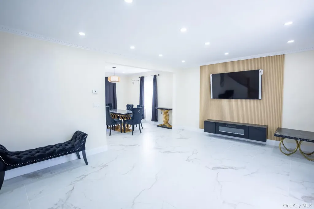 65-15 183rd Street Fresh Meadows NY 11365