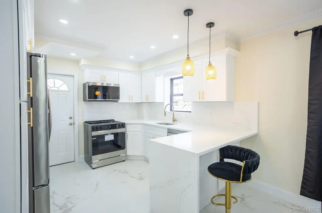 65-15 183rd Street Fresh Meadows NY 11365