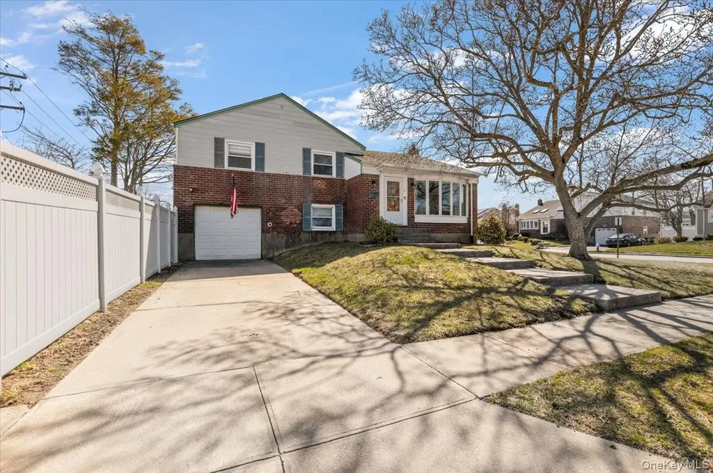 2 Fern Place Plainview NY 11803