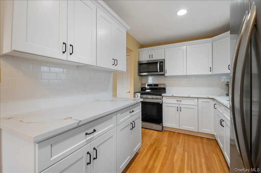 2 Fern Place Plainview NY 11803