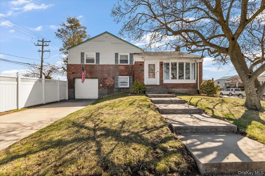 2 Fern Place Plainview NY 11803