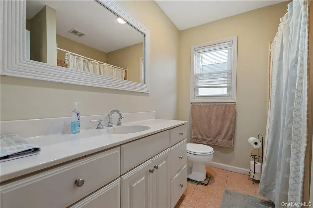 2 Fern Place Plainview NY 11803
