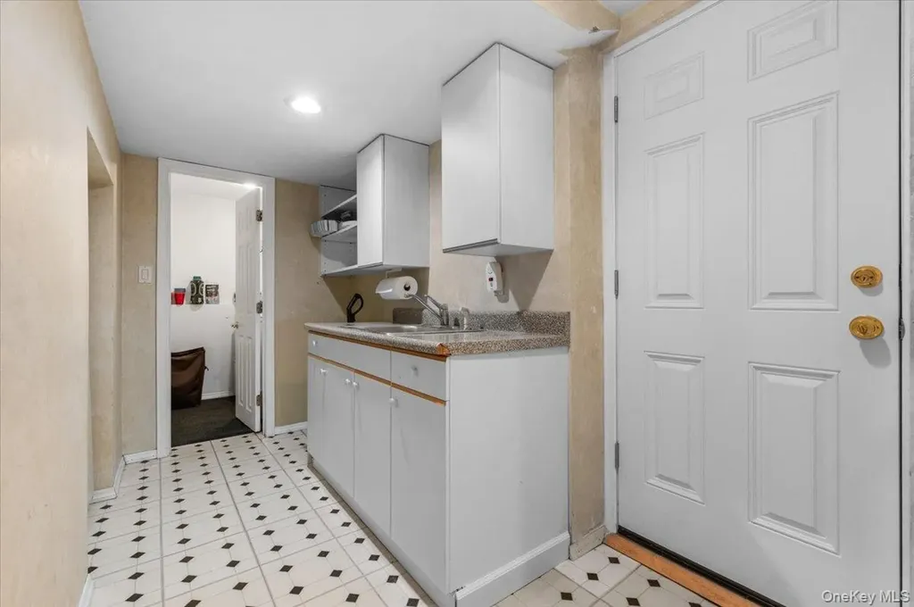 2 Fern Place Plainview NY 11803