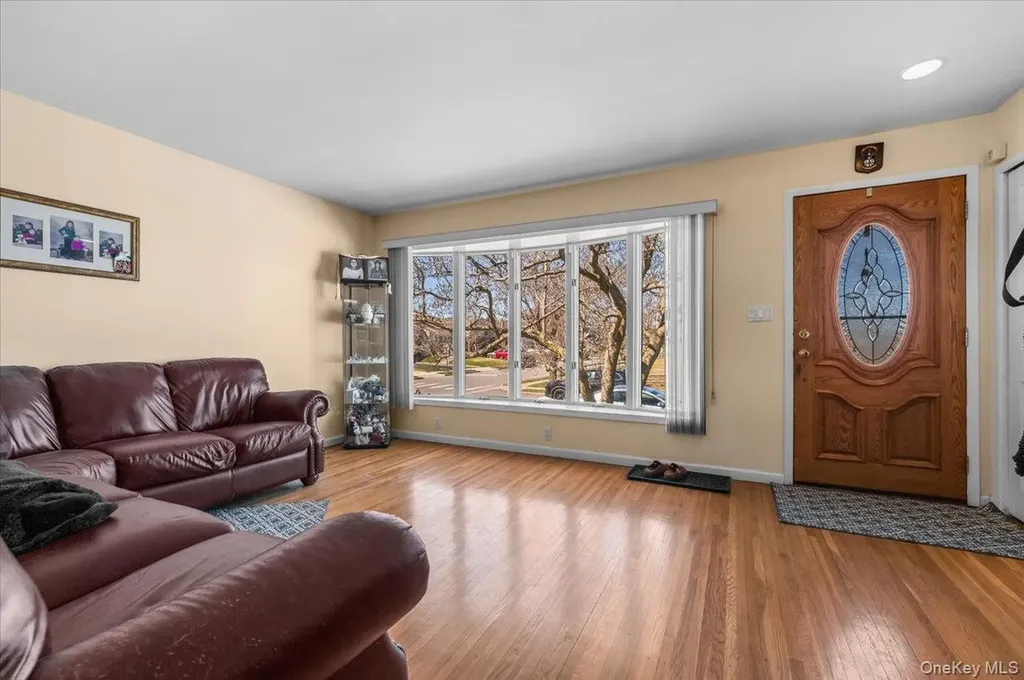 2 Fern Place Plainview NY 11803