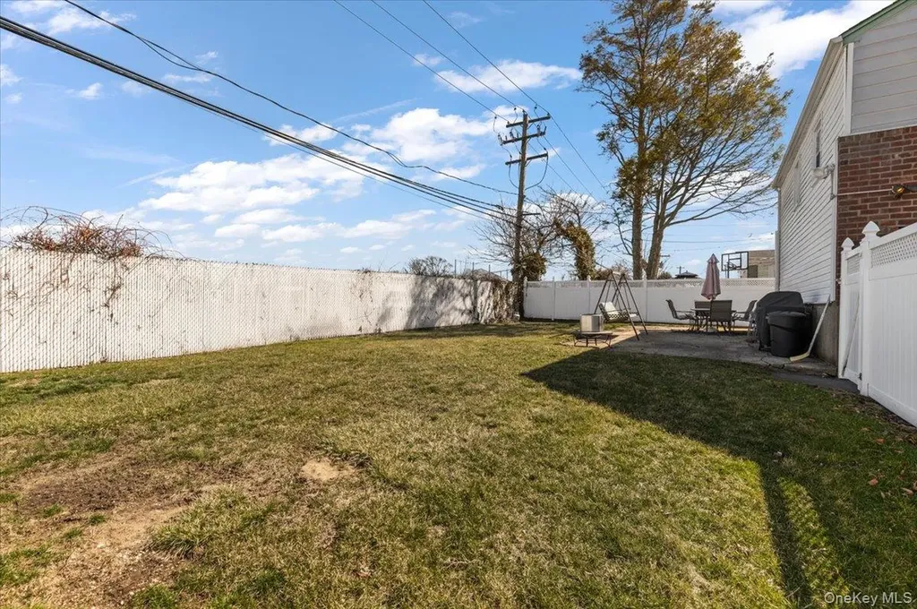 2 Fern Place Plainview NY 11803