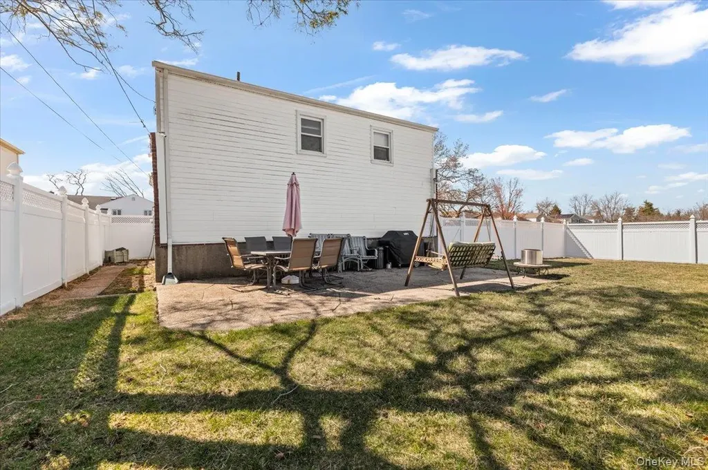 2 Fern Place Plainview NY 11803