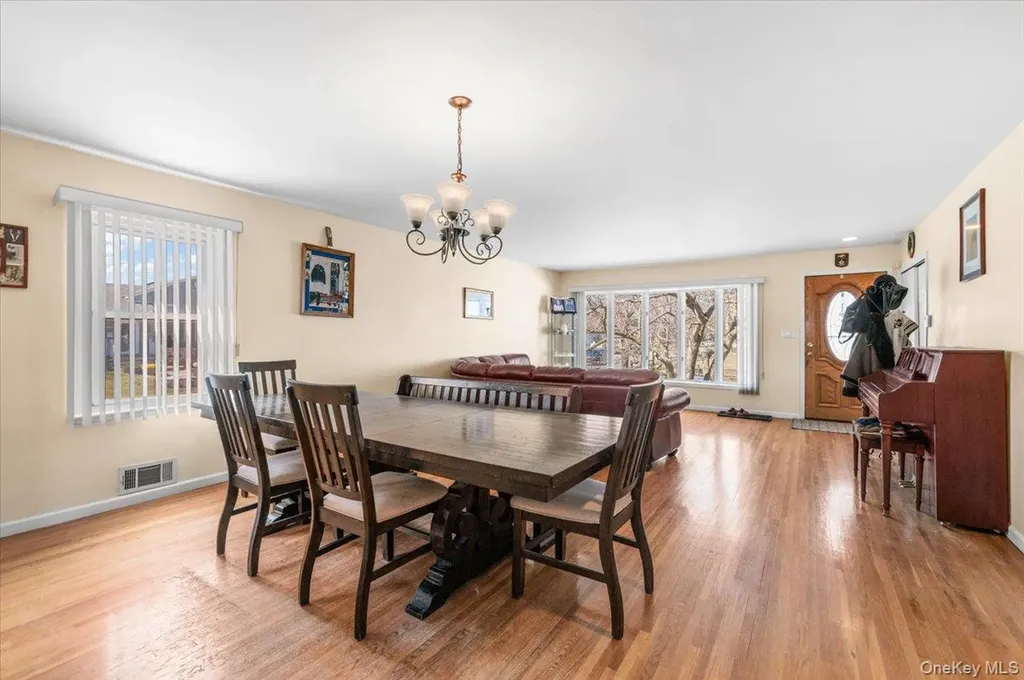2 Fern Place Plainview NY 11803