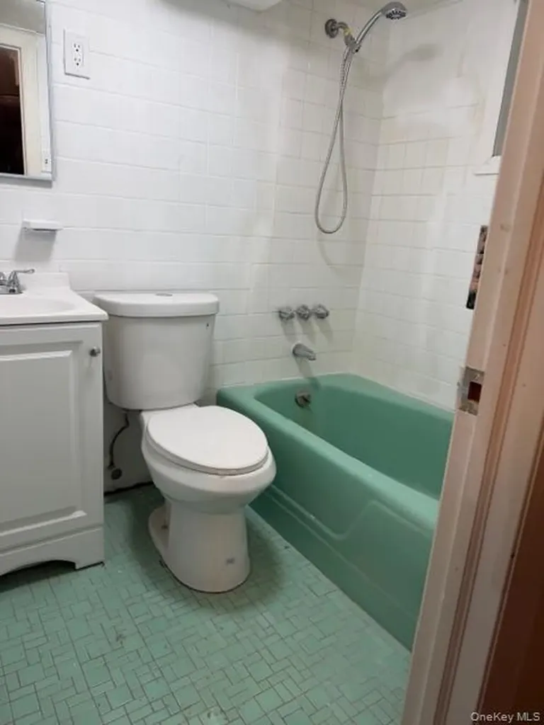 5 Totten Street Bethpage NY 11714