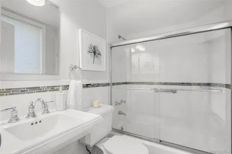 644 Fort Hill Road Scarsdale NY 10583
