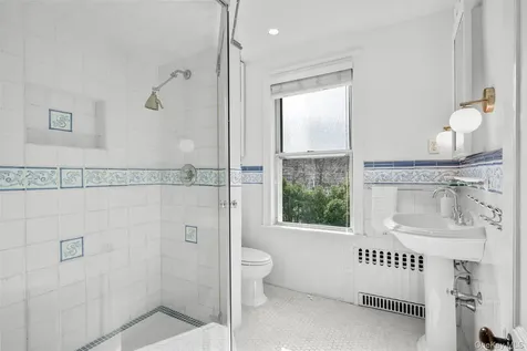 644 Fort Hill Road Scarsdale NY 10583