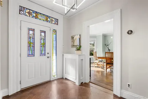 644 Fort Hill Road Scarsdale NY 10583
