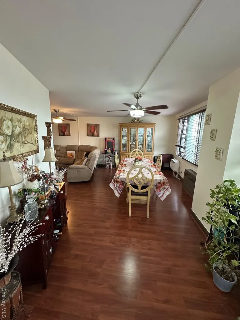 3121 Middletown Road Bronx NY 10461