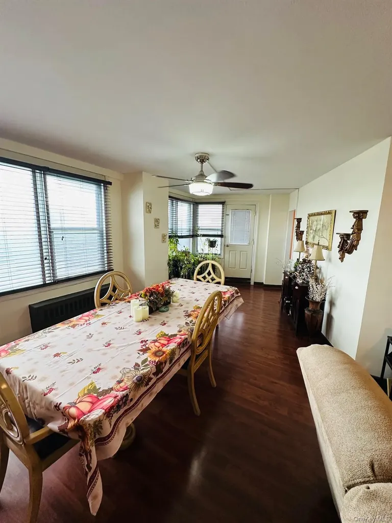 3121 Middletown Road Bronx NY 10461