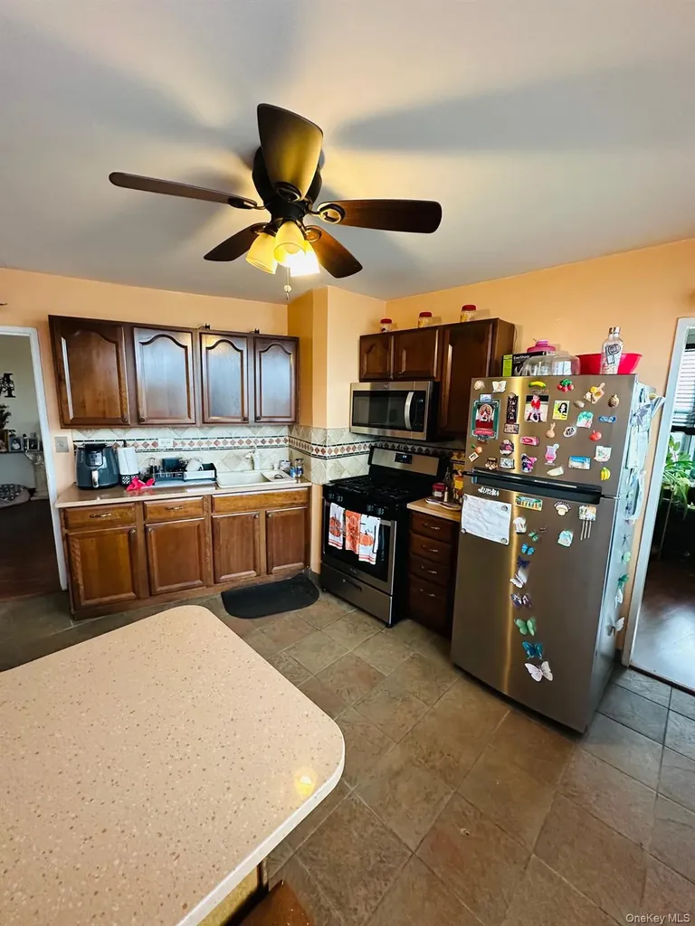 3121 Middletown Road Bronx NY 10461