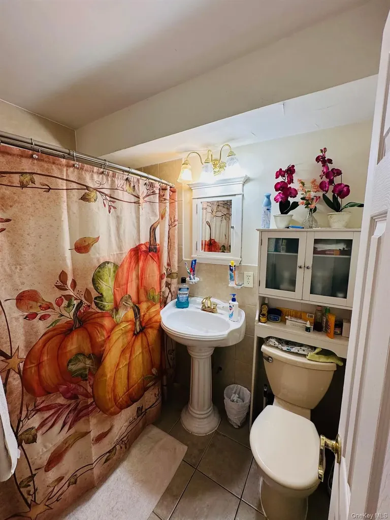 3121 Middletown Road Bronx NY 10461