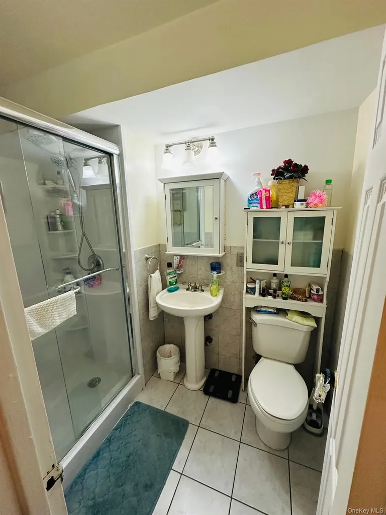 3121 Middletown Road Bronx NY 10461