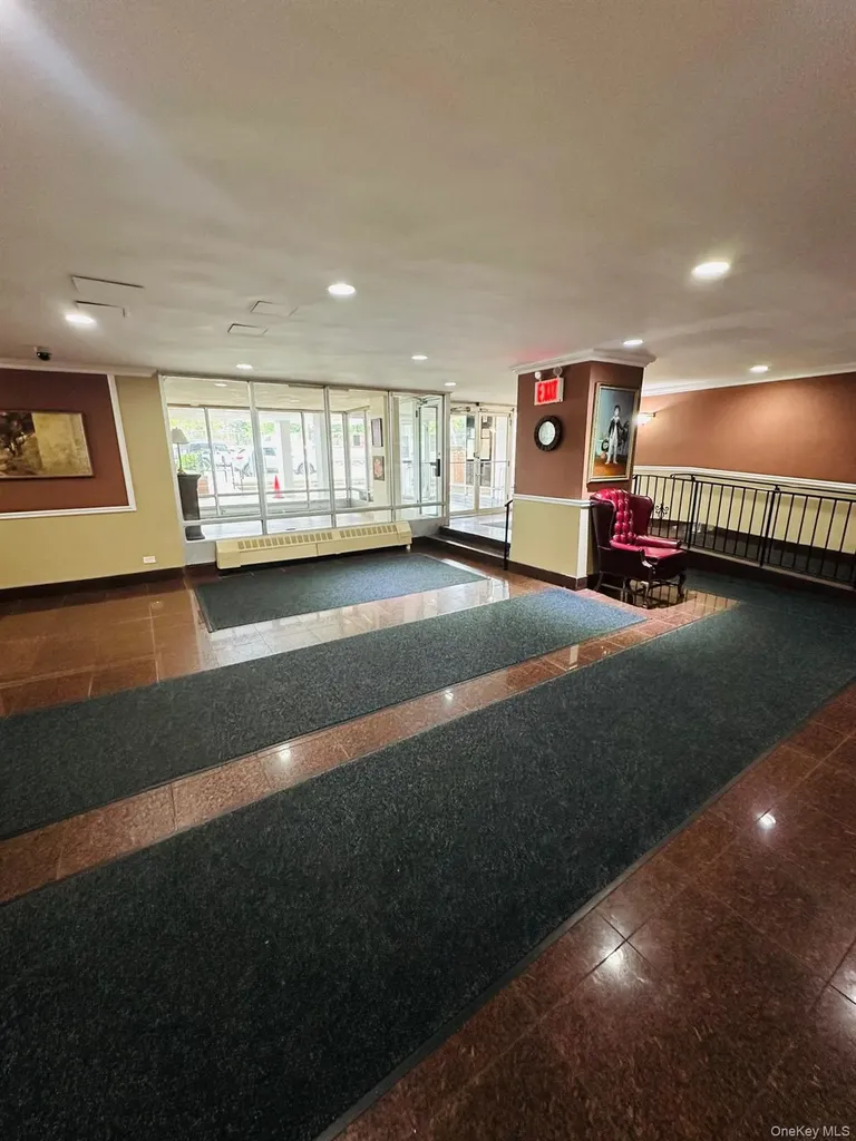 3121 Middletown Road Bronx NY 10461