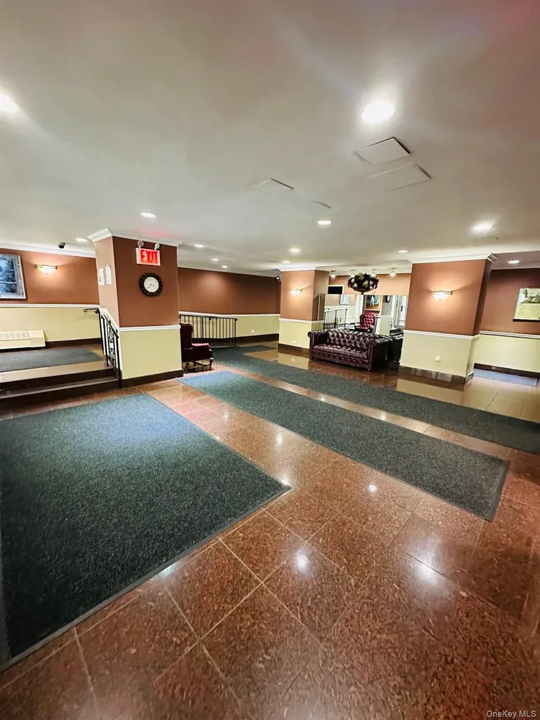 3121 Middletown Road Bronx NY 10461