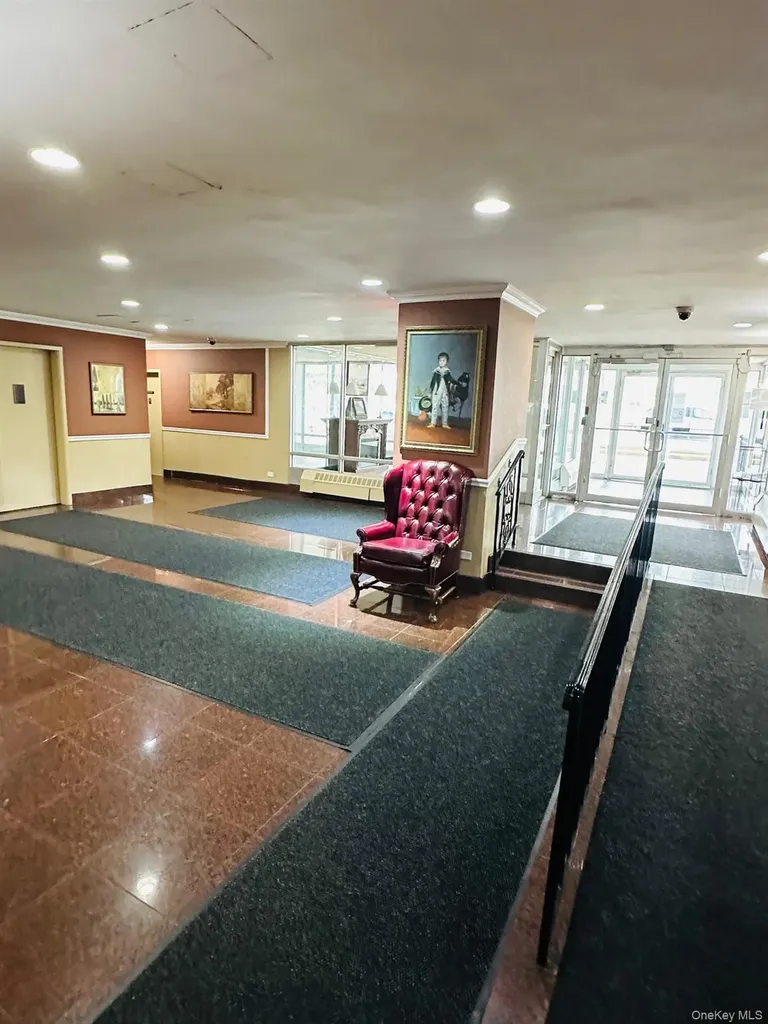 3121 Middletown Road Bronx NY 10461