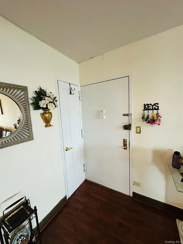 3121 Middletown Road Bronx NY 10461