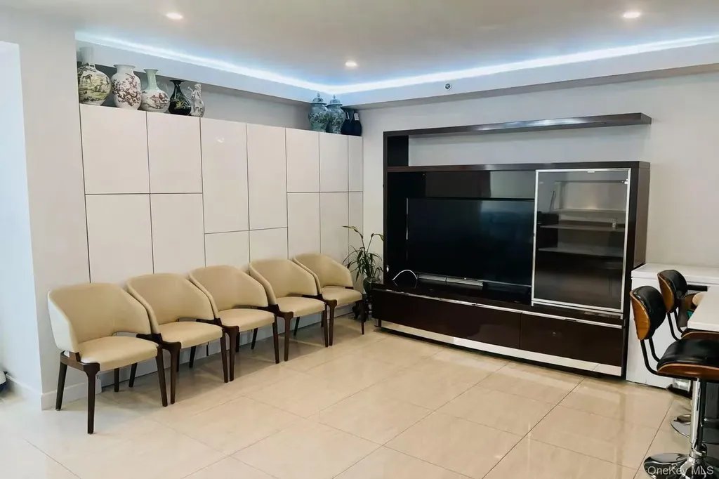 15815 Union Turnpike Fresh Meadows NY 11366