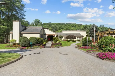 412 Heritage Hills Somers NY 10589