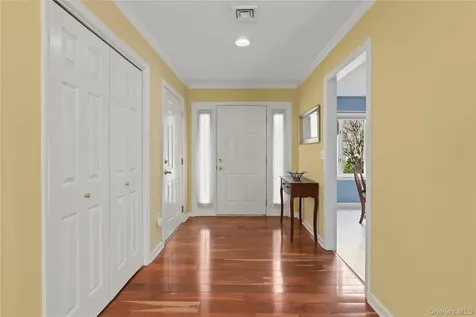 412 Heritage Hills Somers NY 10589