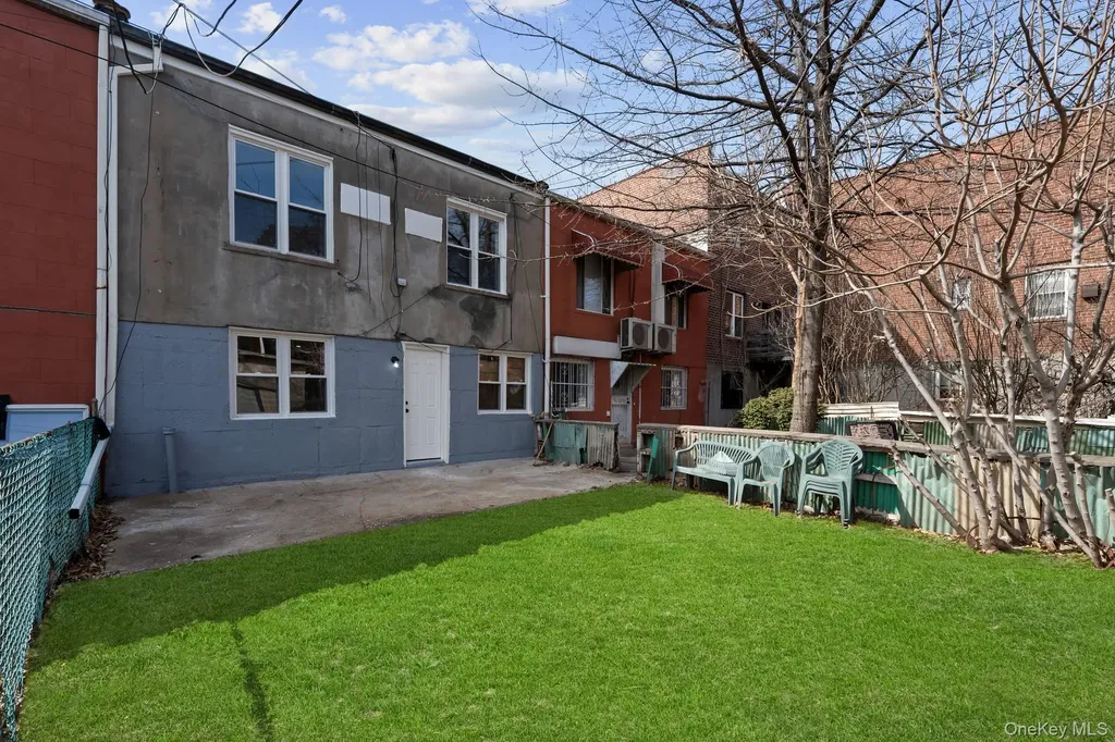 997 E 52nd Street Brooklyn NY 11234