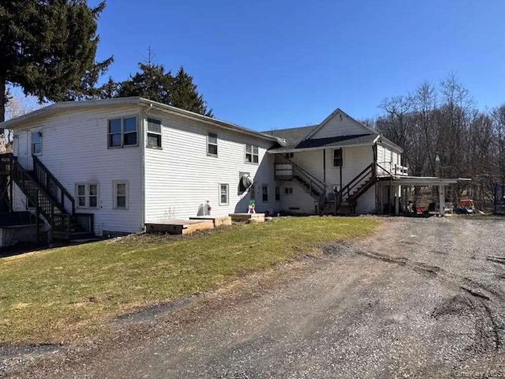 37-43 Nine Partners Road Clinton Corners NY 12514