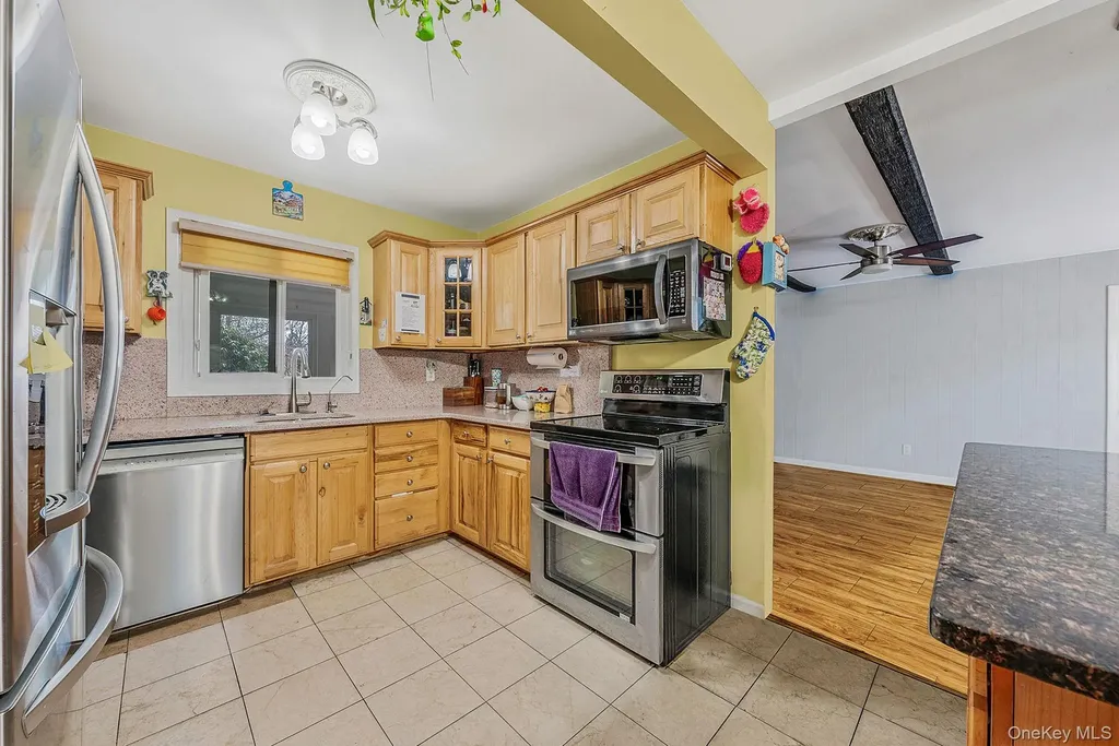 16 Manchester Lane Stony Brook NY 11790