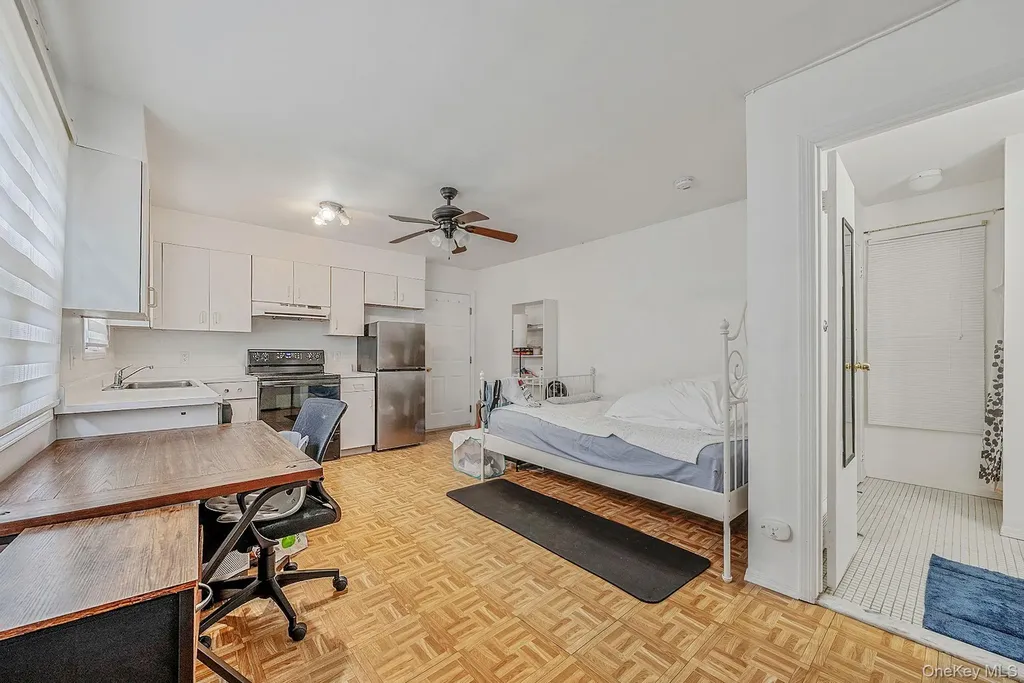 16 Manchester Lane Stony Brook NY 11790