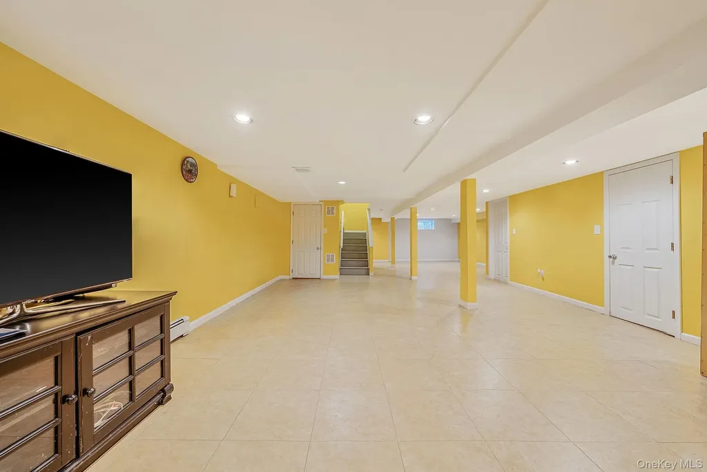 16 Manchester Lane Stony Brook NY 11790