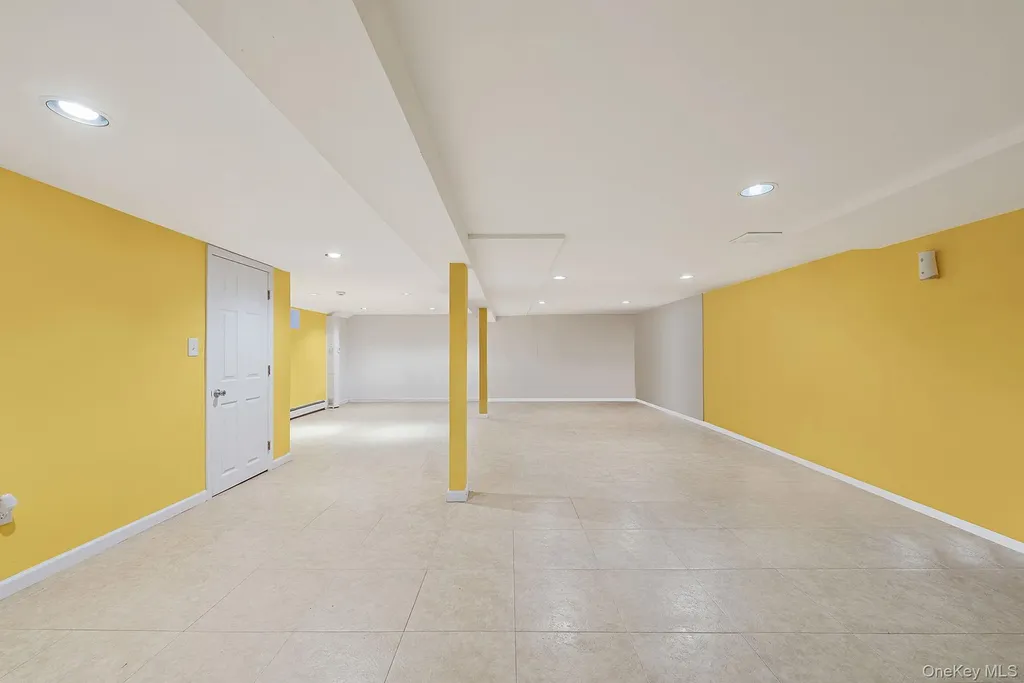 16 Manchester Lane Stony Brook NY 11790