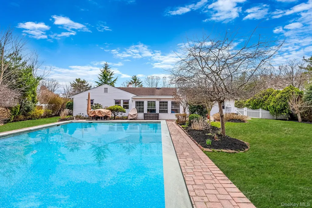 16 Manchester Lane Stony Brook NY 11790